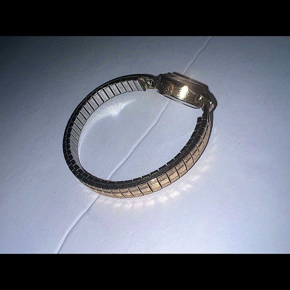 Vintage Women’s Elgin 21 10K Bezel Watch - Picture 5 of 10